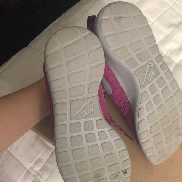 Pink nike Rosheruns - Picture 4 of 4